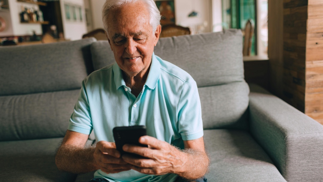 Helpful Assistive Devices for Seniors: Managing Medications, Appointments, and Communication